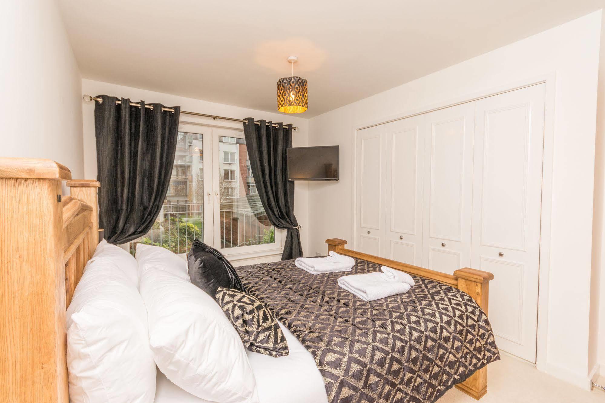 Holistic - Albion Gardens Apartment