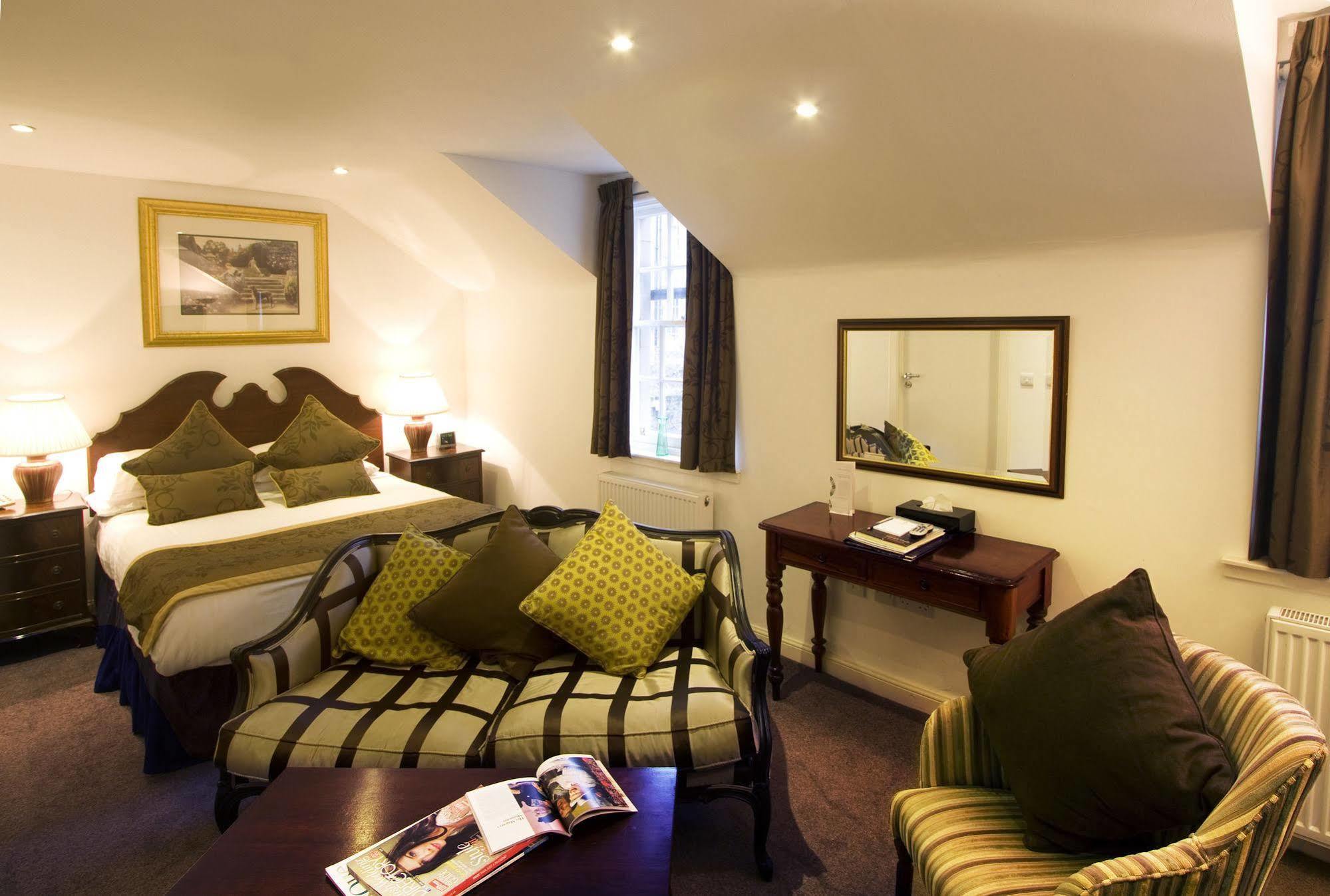 Royal Scots Club 3*