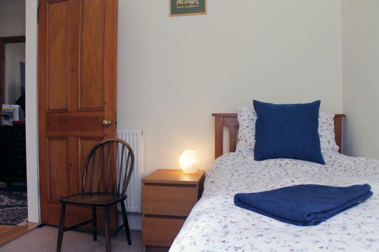 Silver Lining - Gilmore House With Parking & Garden Apartment
