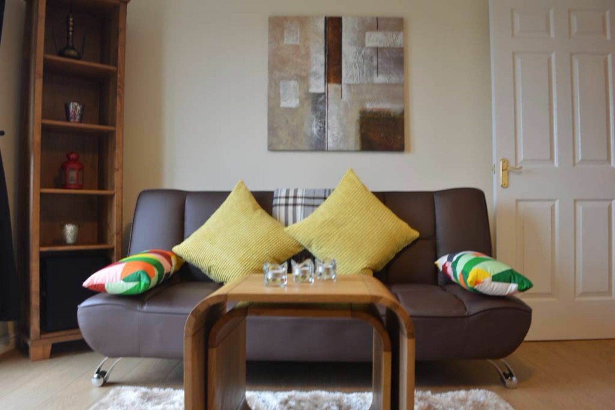 2 Bedroom Off Leith Walk Sleeps 5 Apartment *