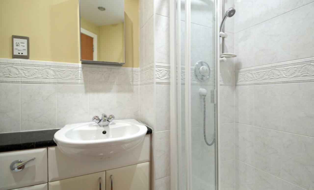 4-20 Constitution Street Apartment *