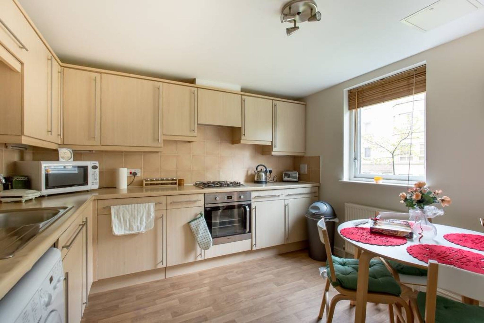 2 Bedroom Near Centre *