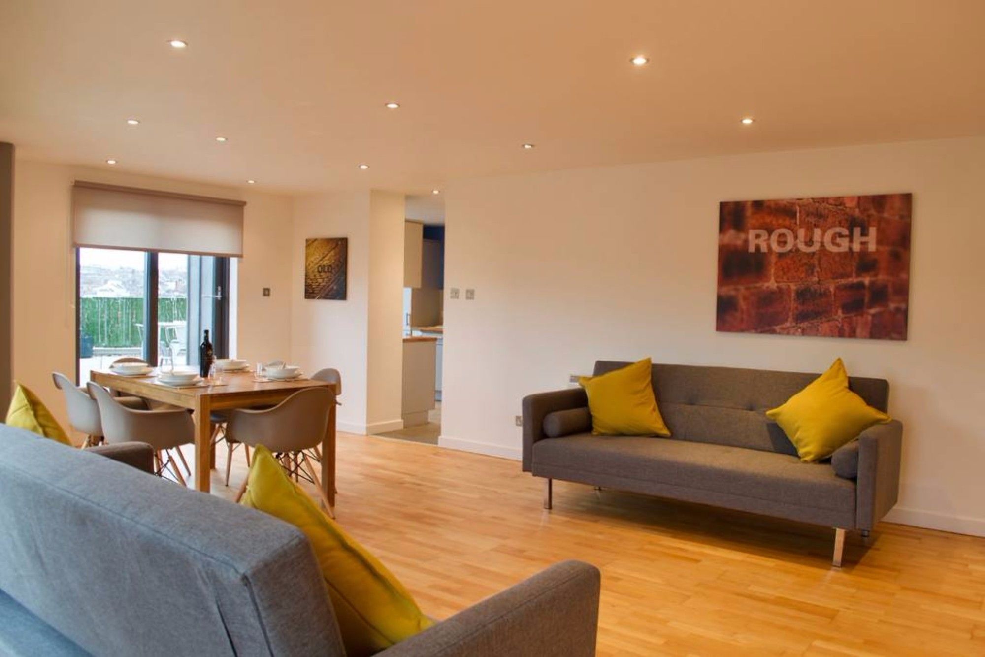 3 Bedroom With Private Roof Terrace * Edinburgh