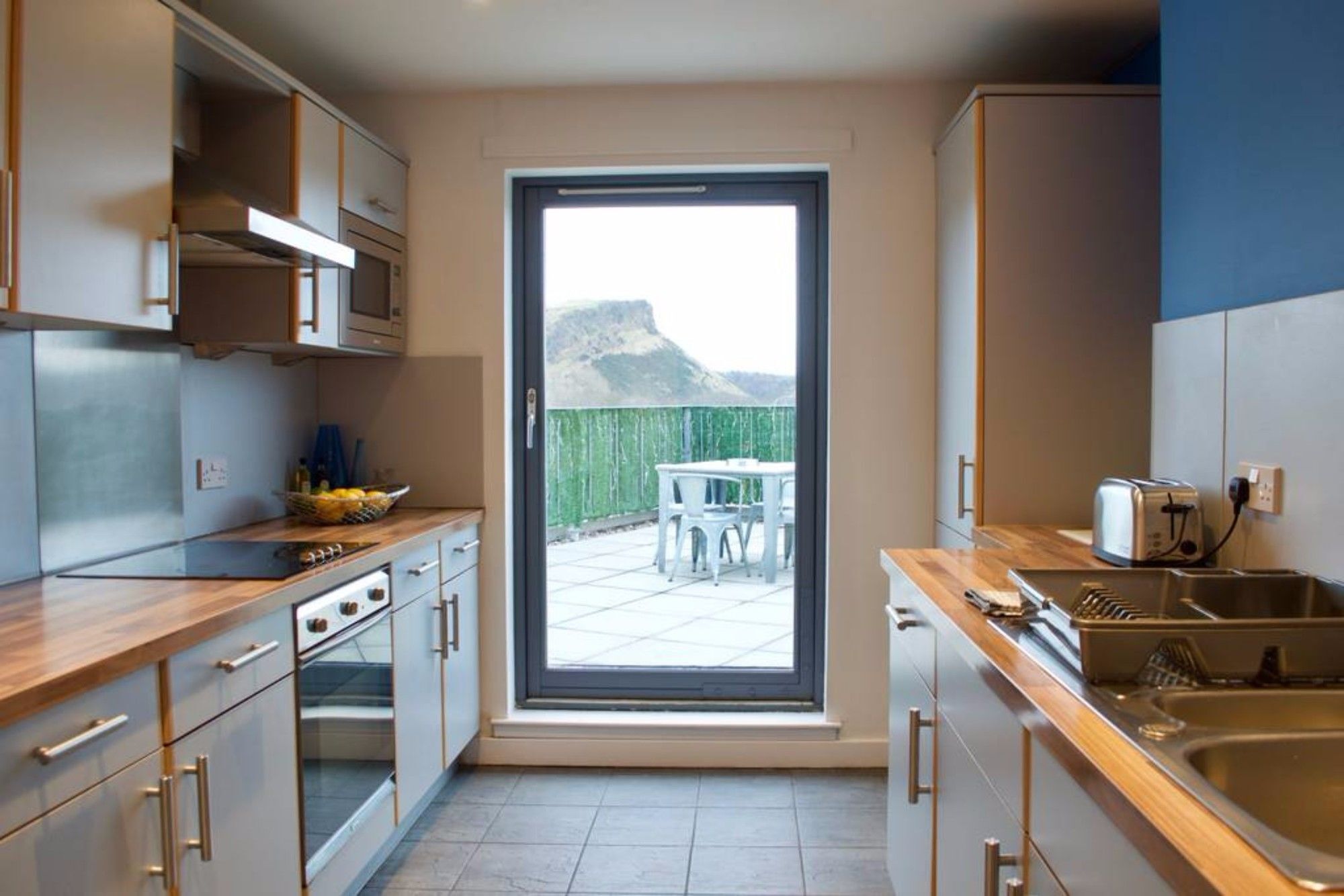 3 Bedroom With Private Roof Terrace Apartment Edinburgh