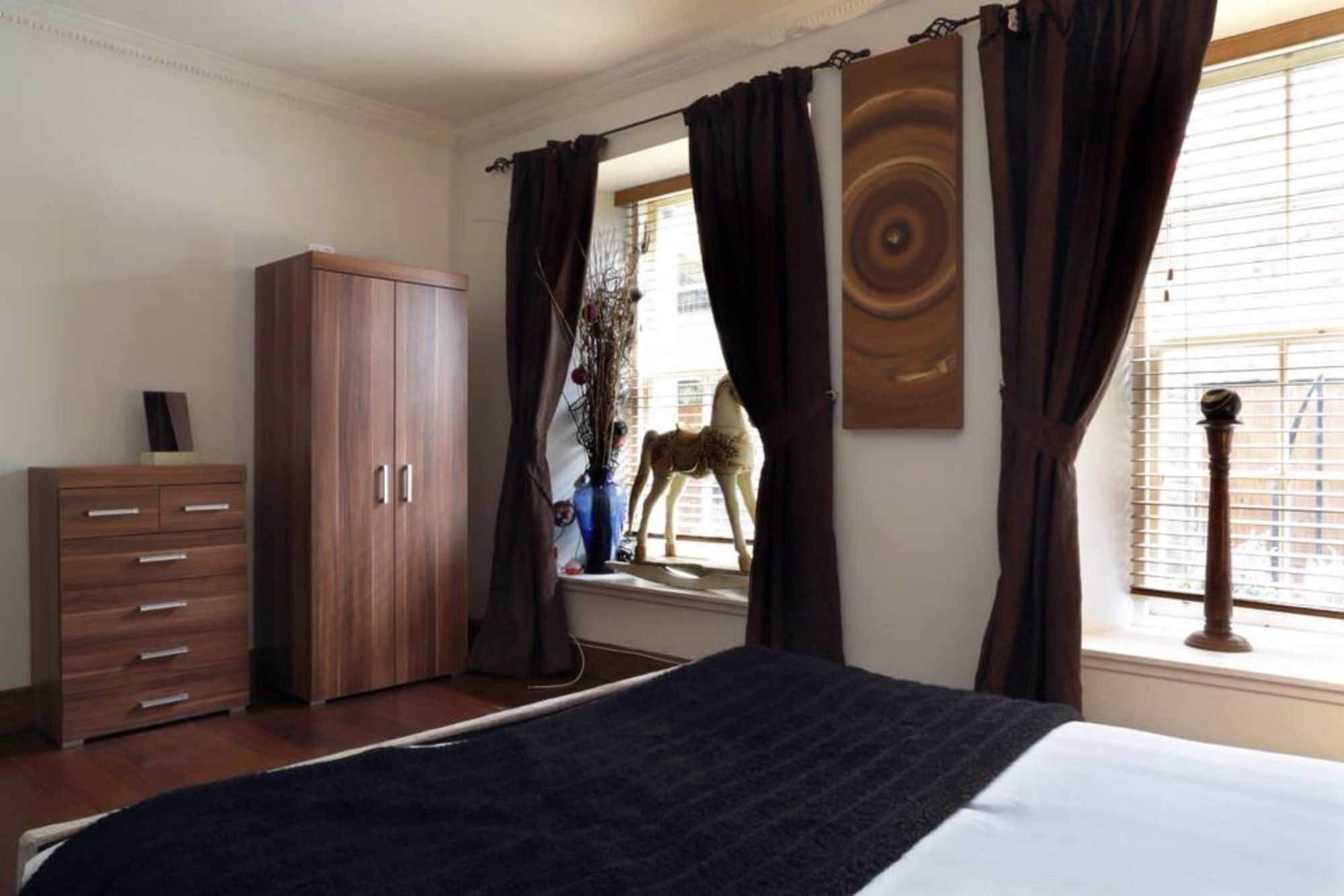 Apartment 2 Bedroom Flat Near Playhouse Edinburgh