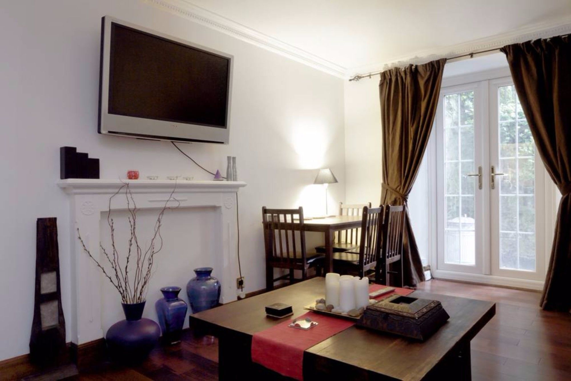 Apartment 2 Bedroom Flat Near Playhouse