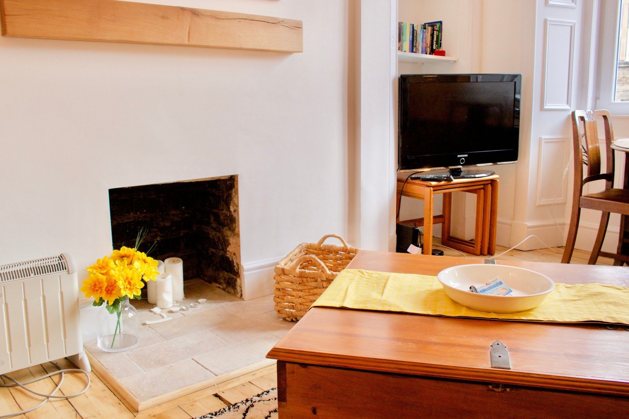 Apartment 1 Bedroom Flat Near Holyrood Park - Sleeps 4