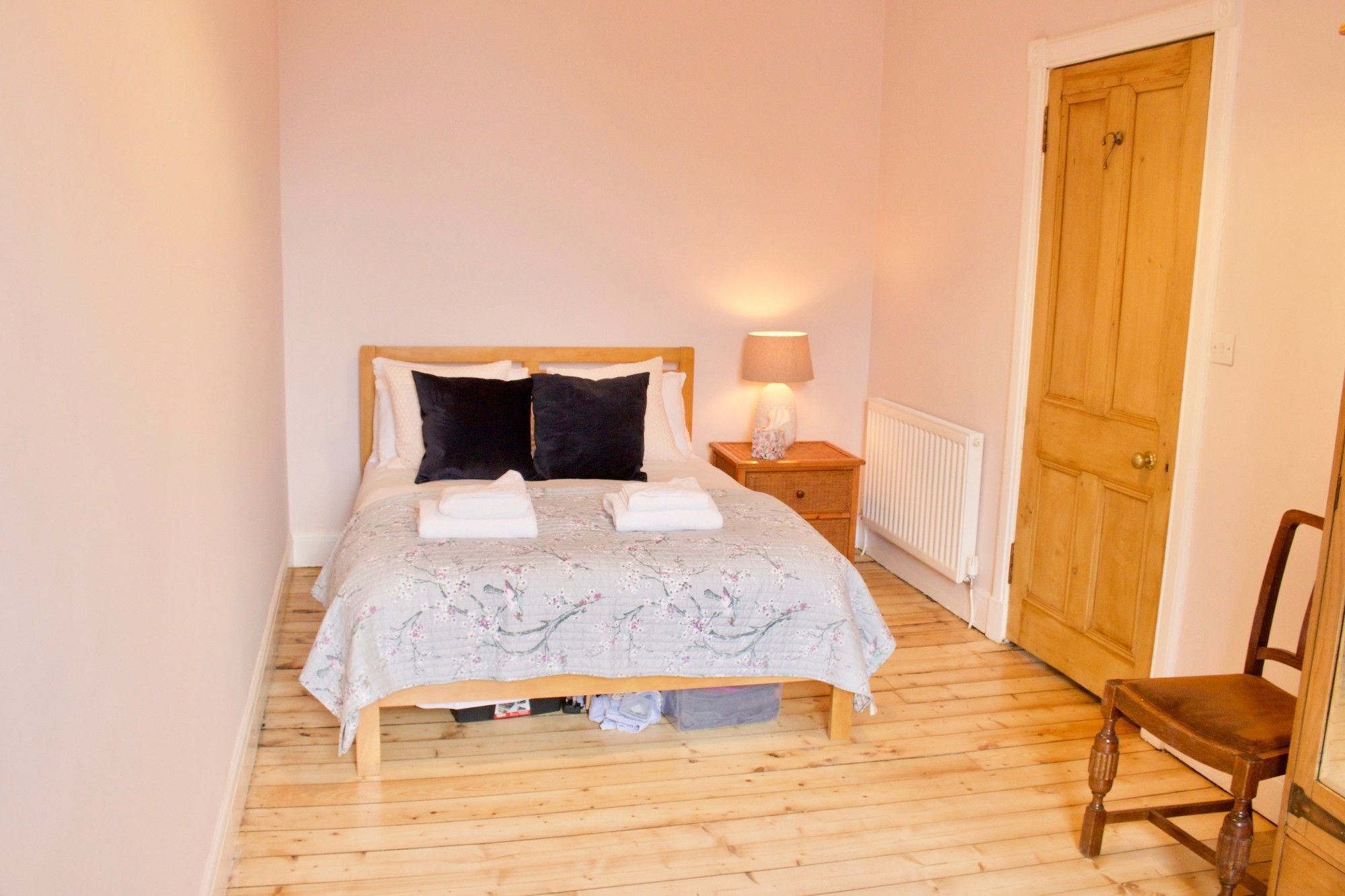 Apartment 1 Bedroom Flat Near Holyrood Park - Sleeps 4 *