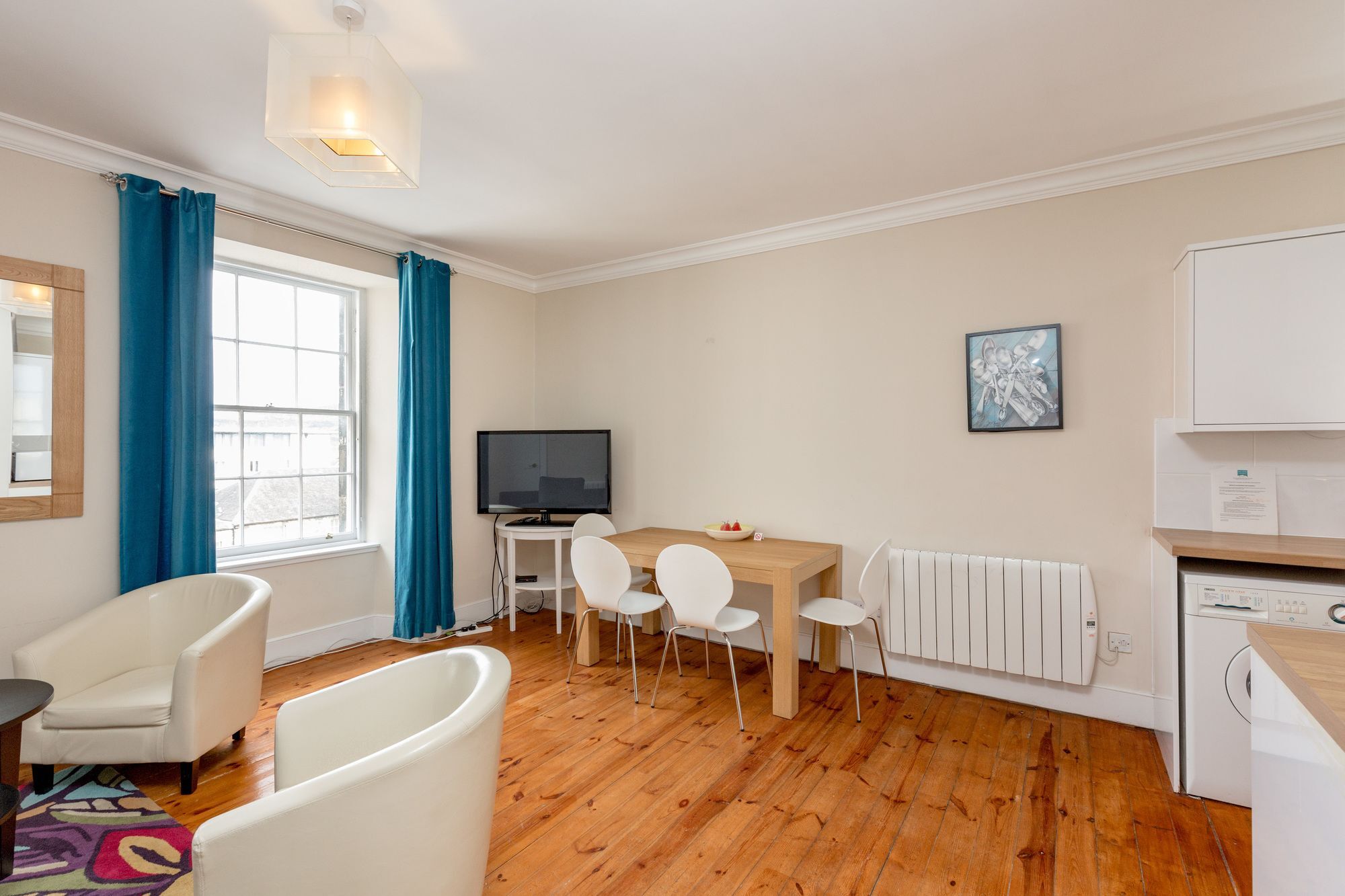 Silver Lining - Mile Apartment