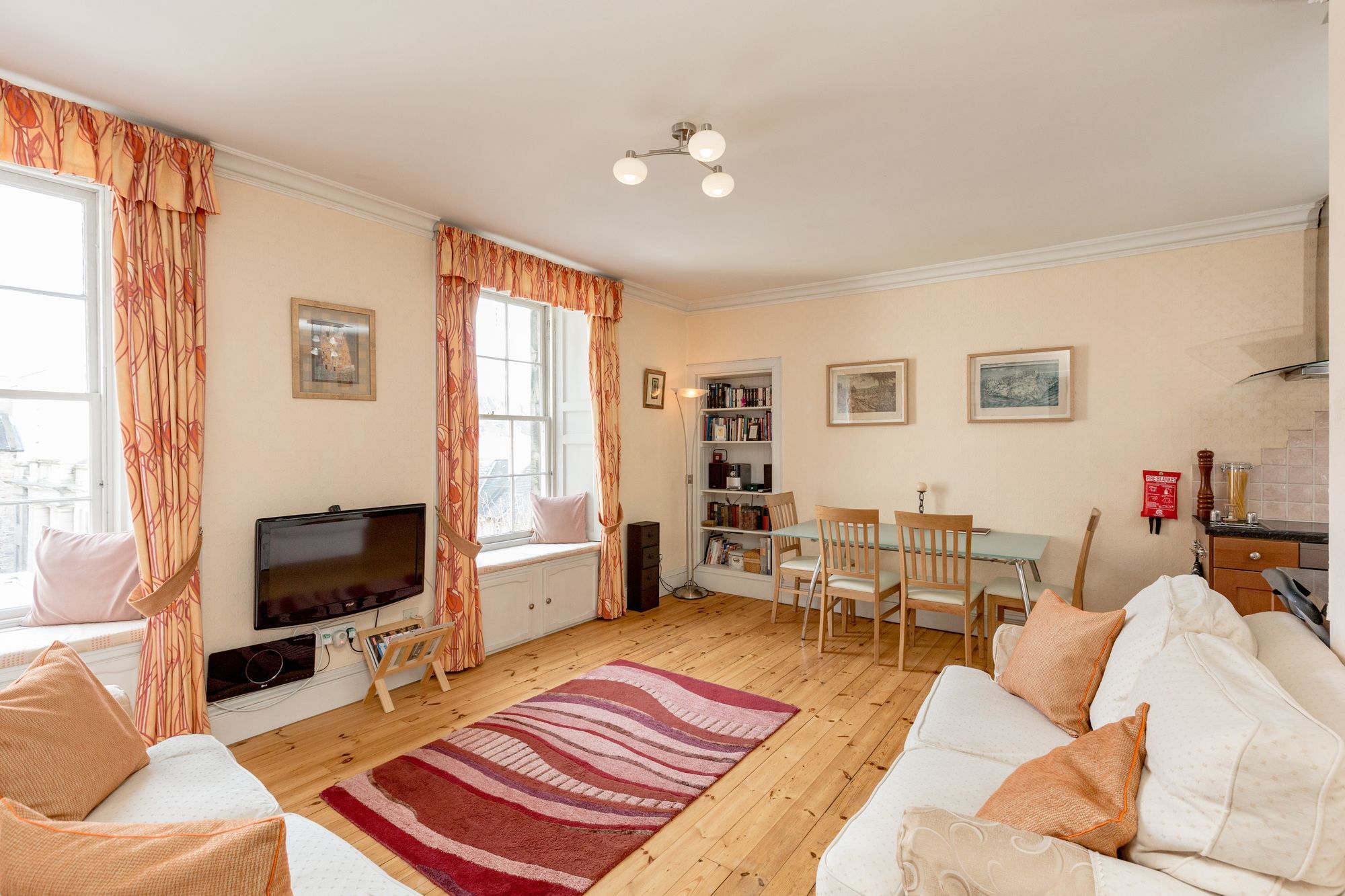 Silver Lining - Mile Apartment