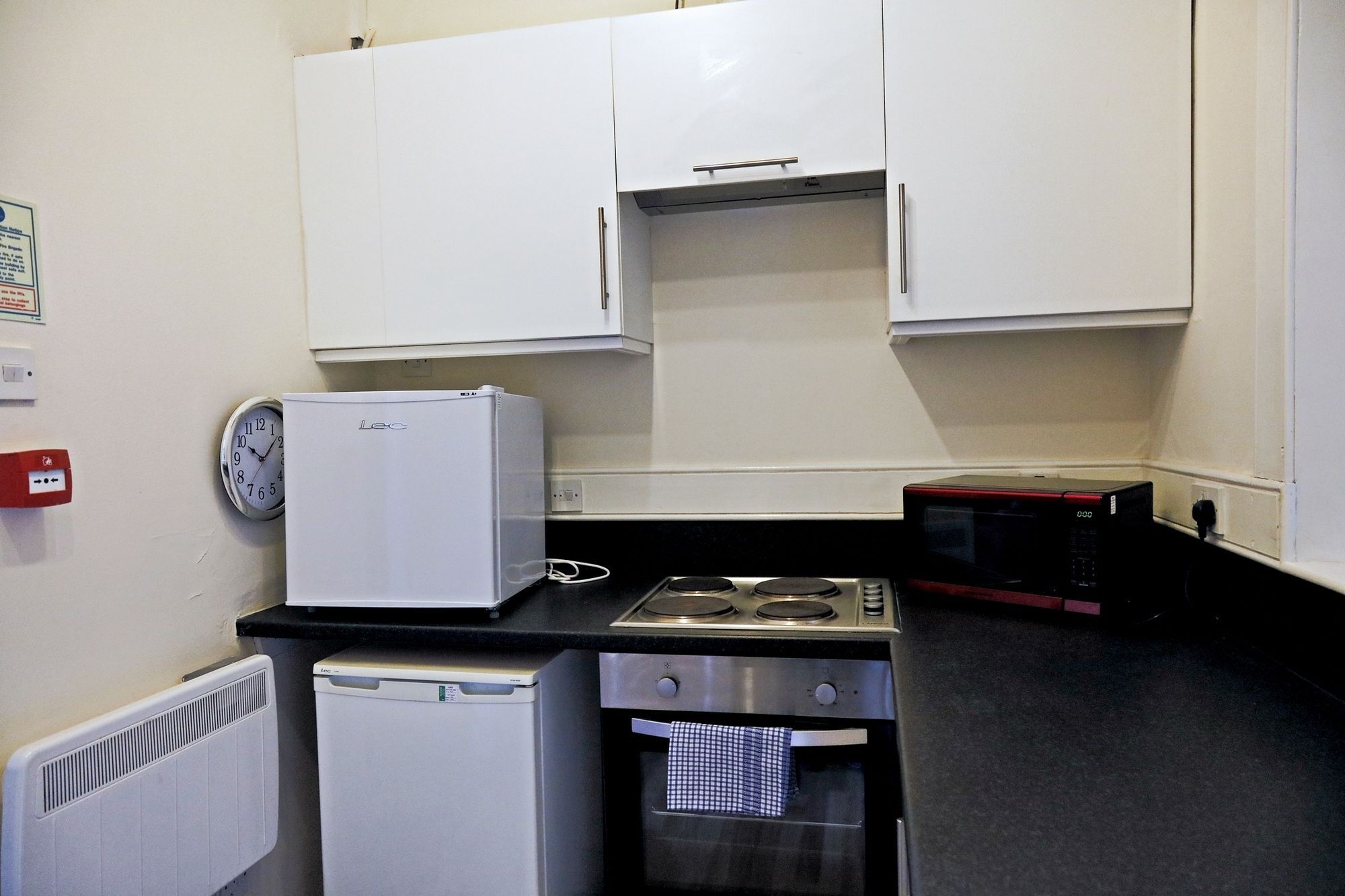 Silver Lining - Mile Apartment *