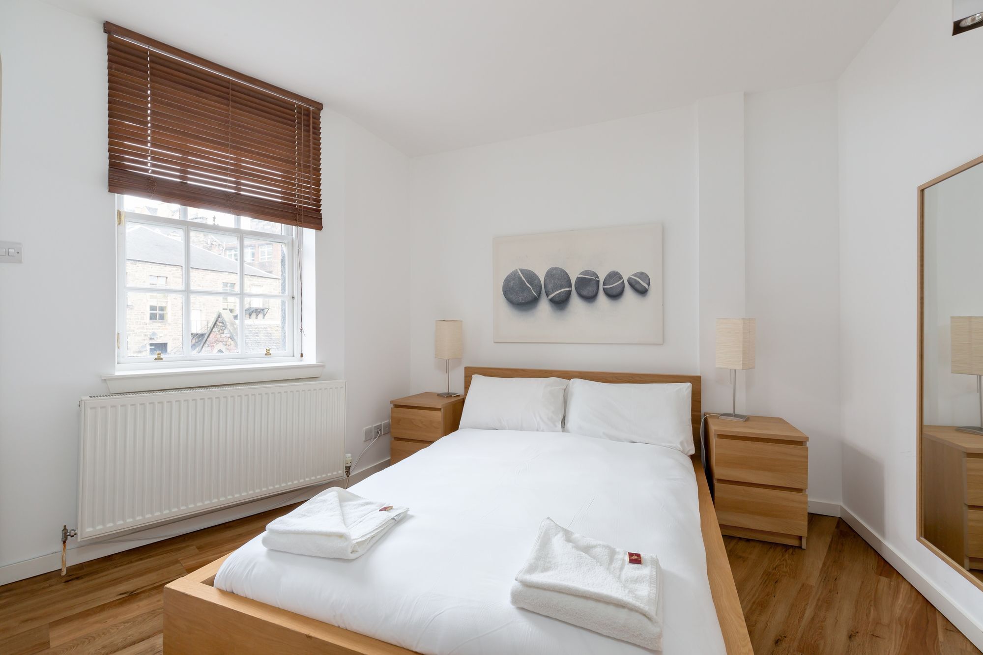 Silver Lining - Mile Apartment *
