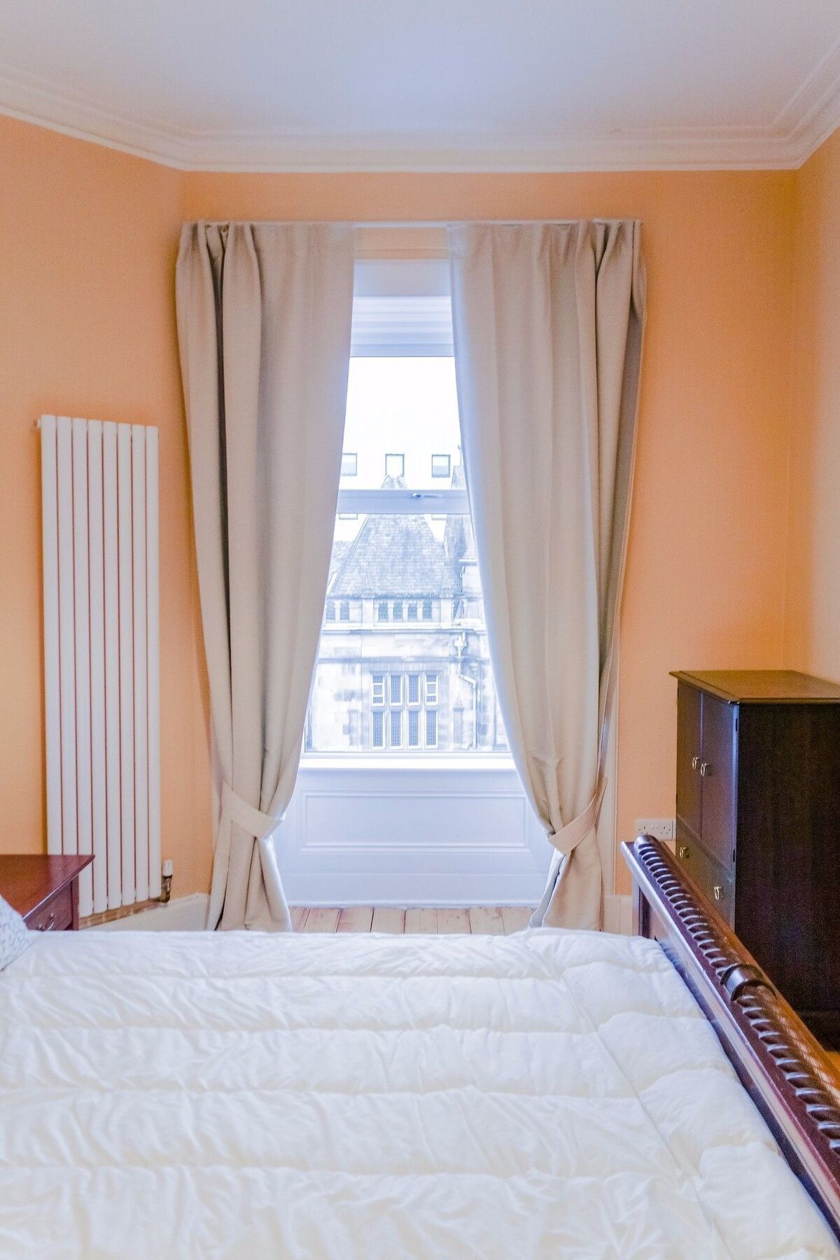 2 Bedroom Flat On Leith Walk * Edinburgh