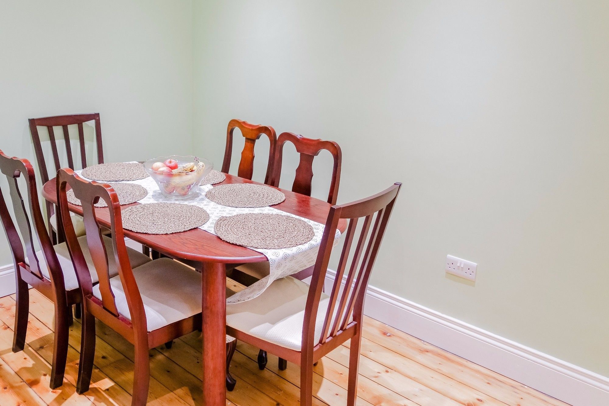 2 Bedroom Flat On Leith Walk Edinburgh