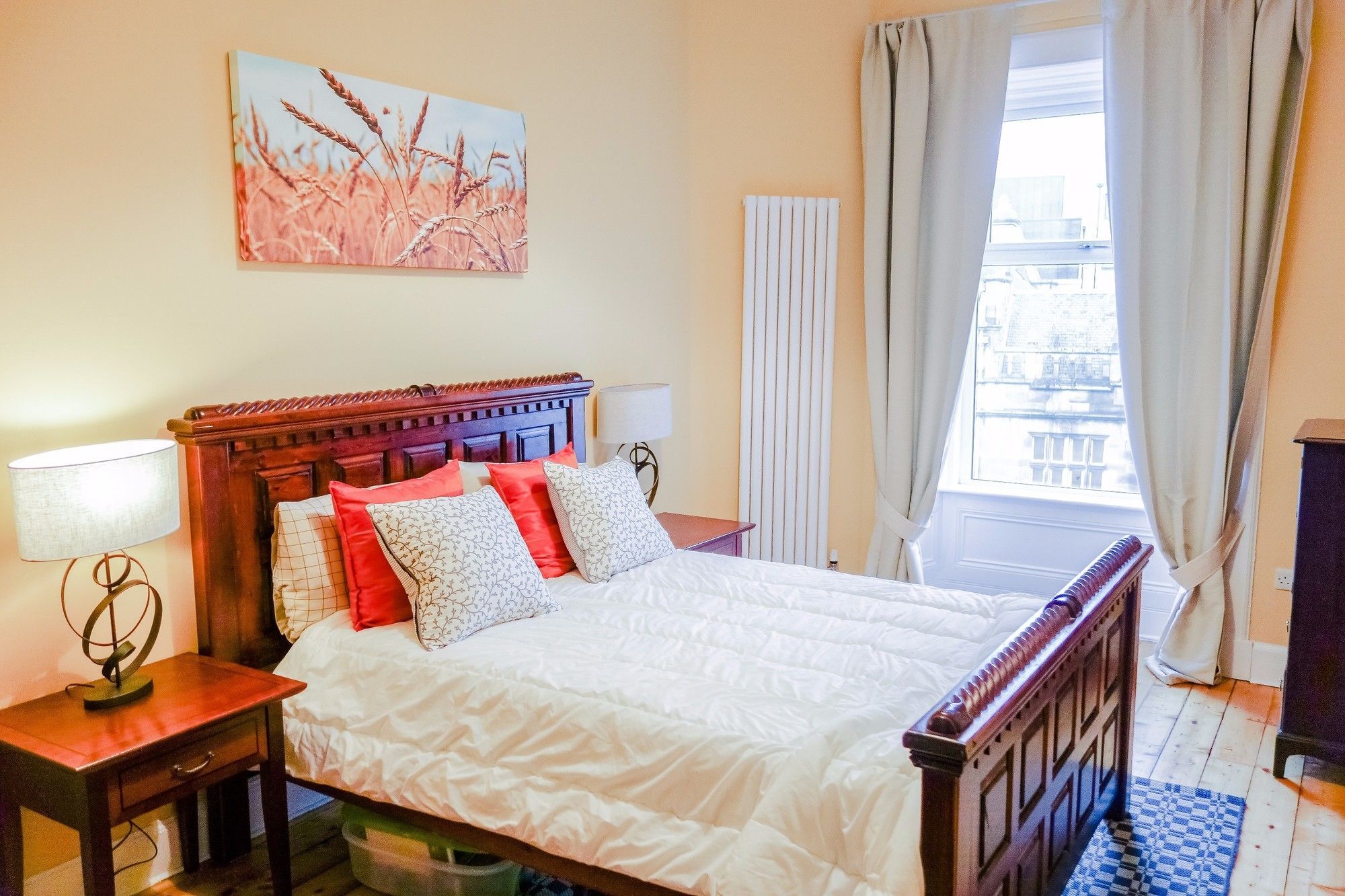 2 Bedroom Flat On Leith Walk *