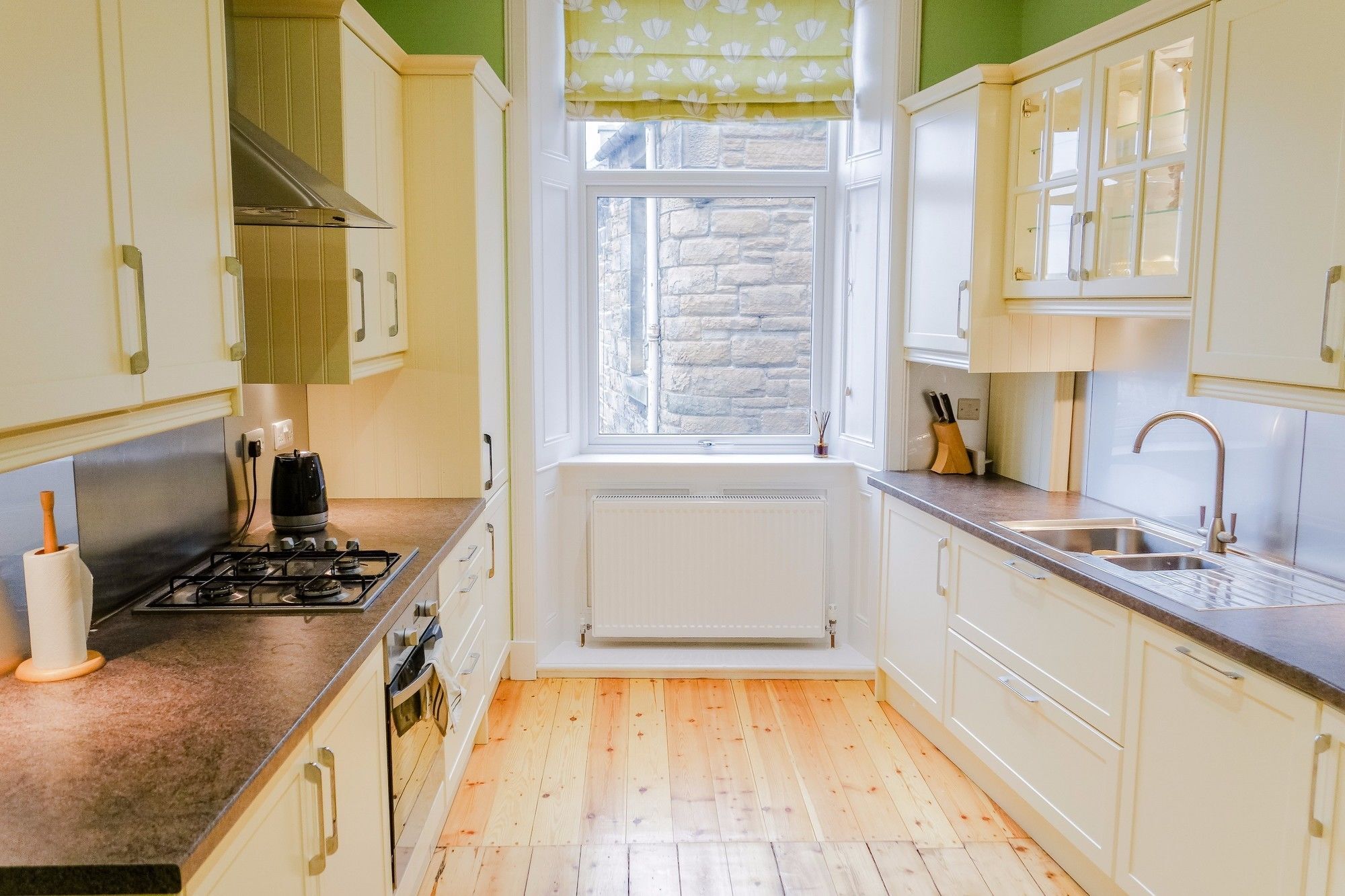 2 Bedroom Flat On Leith Walk